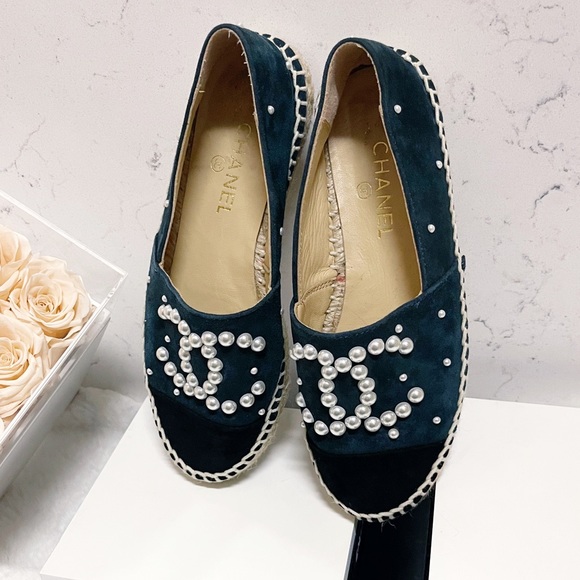 Authentic CHANEL Stunning Pearl CC Dark Teal Suede Espadrilles - Picture 5 of 15